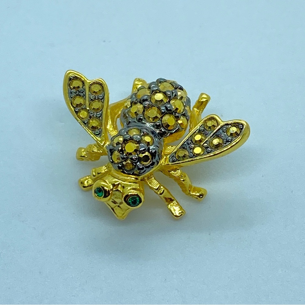 Vintage Unusual JR Black/Grey Enamel Gold Tone Textured Faux Emerald Eyed B…